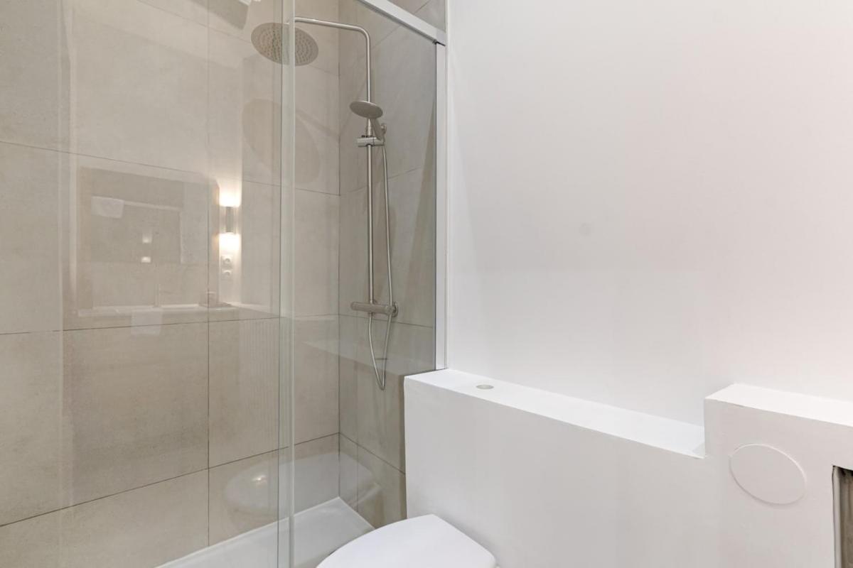 Appartement Cambodge Pere Lachaise Cosy 2p Parijs